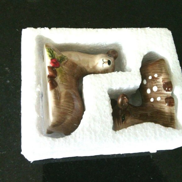 Salt & Pepper Shaker Set Cracker Barrel Ceramic Deer Susan Winget Christmas Gift - Picture 5 of 16